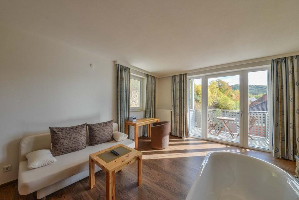 Hotel Gasthof Heckl Kinding Bagian luar foto