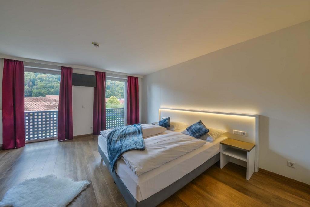 Hotel Gasthof Heckl Kinding Bagian luar foto